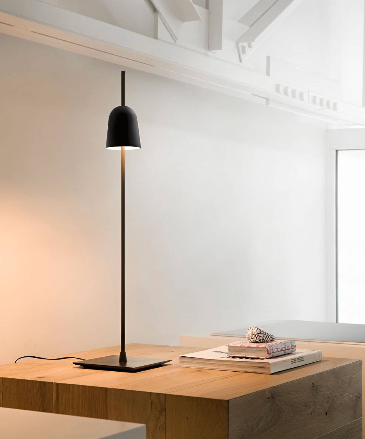 5 Ascent table lamp Luceplan